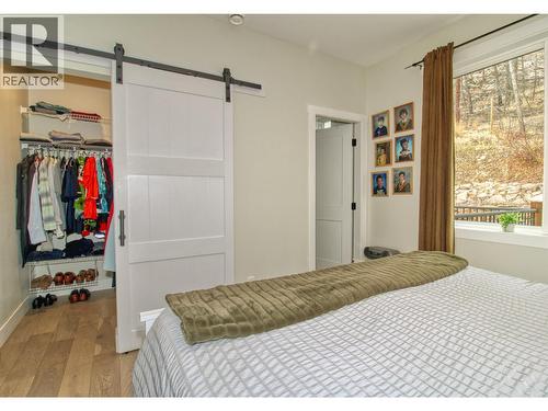 Main floor Primary - 634 Udell Road, Vernon, BC - Indoor Photo Showing Bedroom