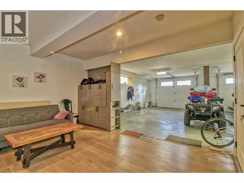 634 Udell Road, Vernon, BC - Indoor Photo Showing Garage