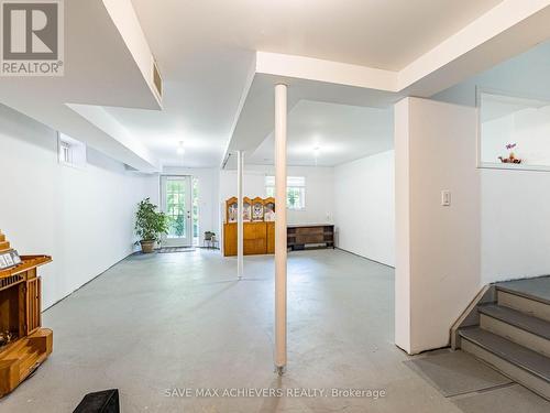 65 Eastview Gate, Brampton, ON - Indoor Photo Showing Other Room