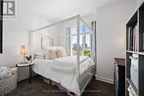 602 - 370 Martha Street, Burlington, ON - Indoor Photo Showing Bedroom