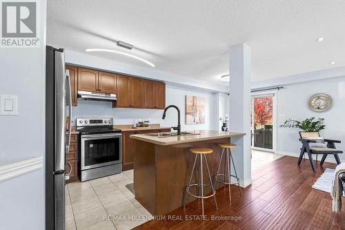 235 Bellagio Avenue, Hamilton, ON - Indoor Photo Showing Kitchen