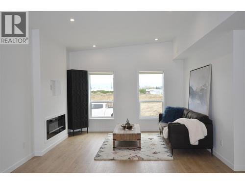 Fireplace upgrade - 8900 Jim Bailey Road Unit# 126, Kelowna, BC 