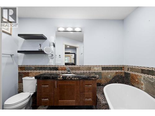 Primary en-suite - 12313 Kalavista Drive, Coldstream, BC - Indoor Photo Showing Bathroom