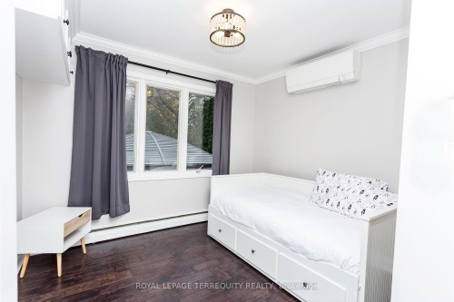 419 Brownfield Gardens, Toronto, ON - Indoor Photo Showing Bedroom