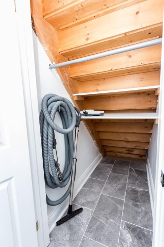 419 Brownfield Gardens, Toronto, ON - Indoor Photo Showing Other Room