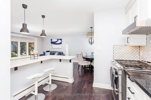 419 Brownfield Gardens, Toronto, ON - Indoor Photo Showing Kitchen