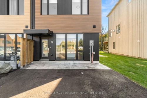 43 Rockmount Crescent, Gravenhurst, ON - Outdoor With Exterior