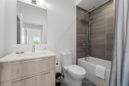43 Rockmount Crescent, Gravenhurst, ON - Indoor Photo Showing Bathroom