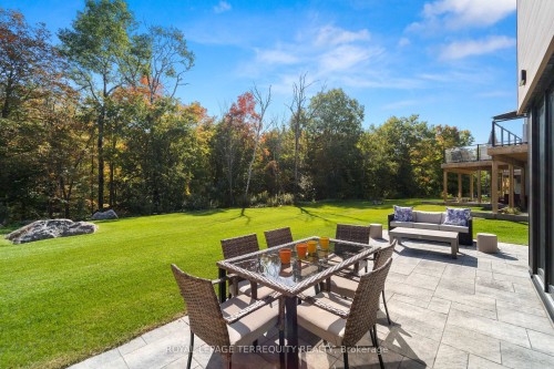 43 Rockmount Crescent, Gravenhurst, ON - Outdoor With Backyard