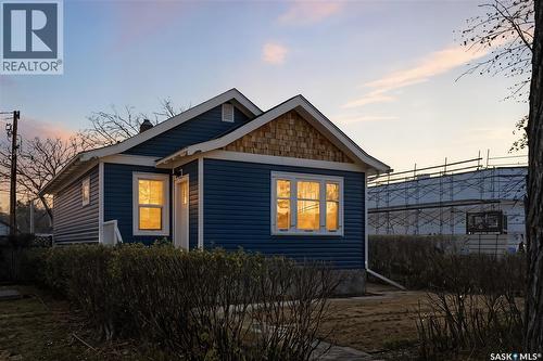 1214 B Avenue N, Saskatoon, SK - Outdoor