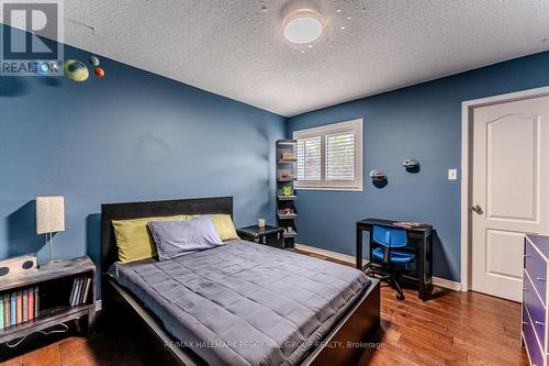 122 Fletcher Street, Bradford West Gwillimbury, ON - Indoor Photo Showing Bedroom