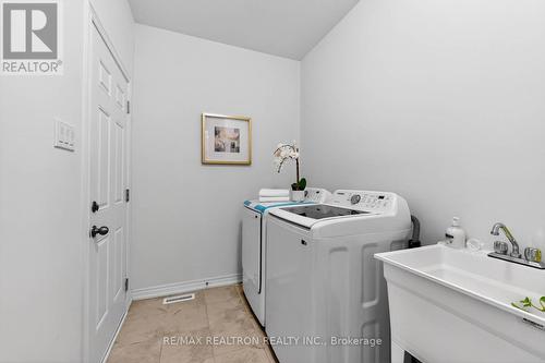 40 Wakefield Boulevard, Essa, ON - Indoor Photo Showing Laundry Room