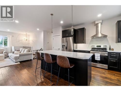 1140 23 Street Se, Salmon Arm, BC - Indoor Photo Showing Kitchen With Upgraded Kitchen