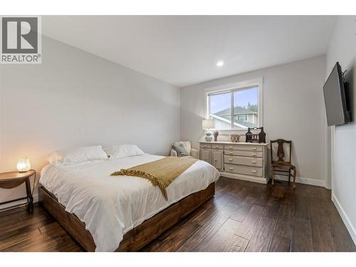 Primary Bedroom - 1140 23 Street Se, Salmon Arm, BC - Indoor Photo Showing Bedroom