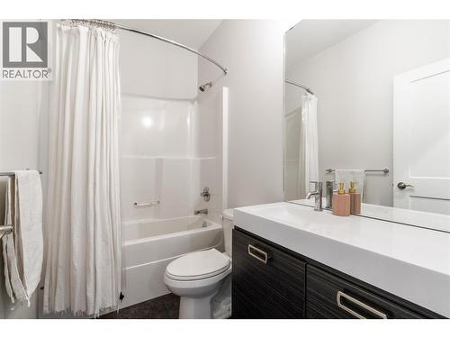 Full bath - 1140 23 Street Se, Salmon Arm, BC - Indoor Photo Showing Bathroom
