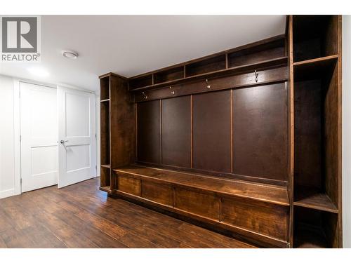 Mud room to garage - 1140 23 Street Se, Salmon Arm, BC - Indoor Photo Showing Other Room