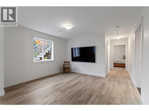 1140 23 Street Se, Salmon Arm, BC - Indoor