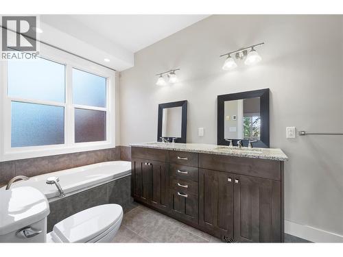 385 Riverwind Drive, Chase, BC - Indoor Photo Showing Bathroom