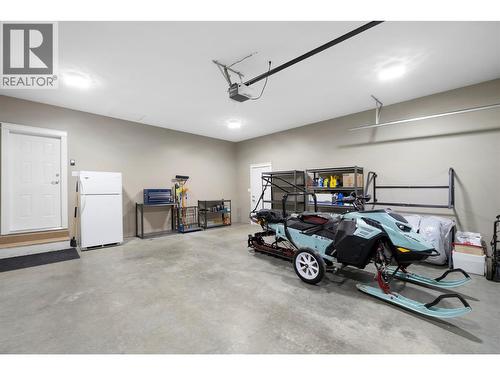 385 Riverwind Drive, Chase, BC - Indoor Photo Showing Garage