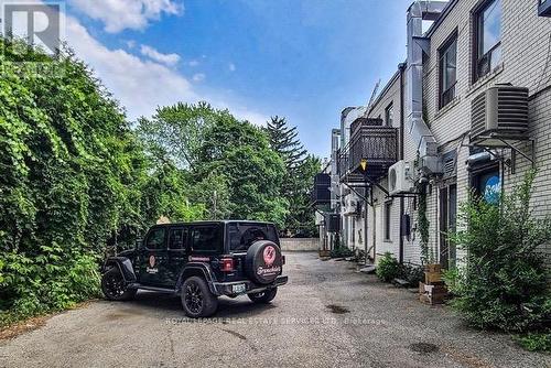 3830 Bloor Street W, Toronto, ON 