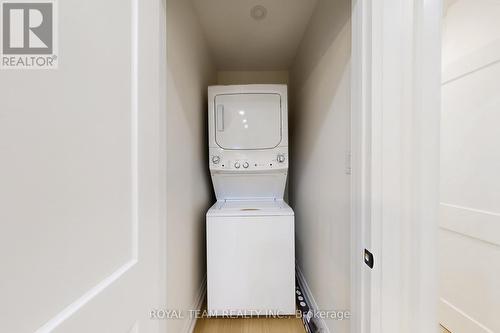 37 Markland Drive, Toronto, ON - Indoor Photo Showing Laundry Room