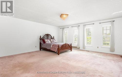5489 Glen Erin Drive, Mississauga, ON - Indoor Photo Showing Bedroom