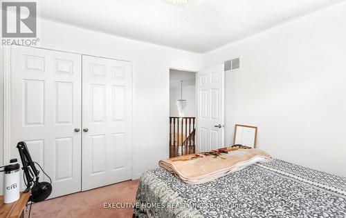 5489 Glen Erin Drive, Mississauga, ON - Indoor Photo Showing Bedroom