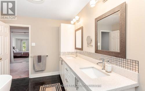5489 Glen Erin Drive, Mississauga, ON - Indoor Photo Showing Bathroom