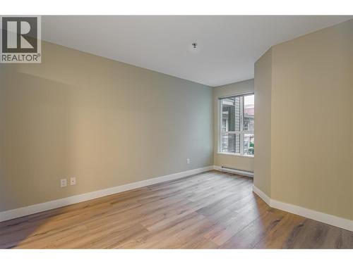 bedroom - 1099 Sunset Drive Unit# 230, Kelowna, BC - Indoor Photo Showing Other Room