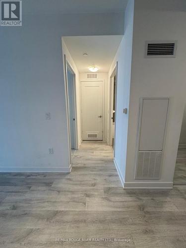 531 Se - 60 Princess Street, Toronto, ON - Indoor Photo Showing Other Room