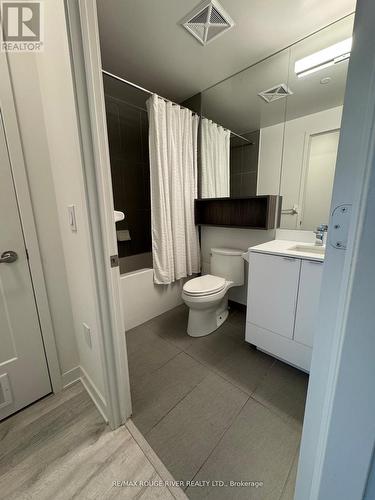 531 Se - 60 Princess Street, Toronto, ON - Indoor Photo Showing Bathroom