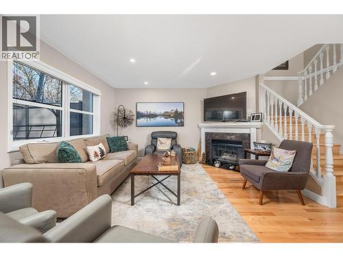 401 Browne Road Unit# 9, Vernon, BC - Indoor Photo Showing Living Room With Fireplace