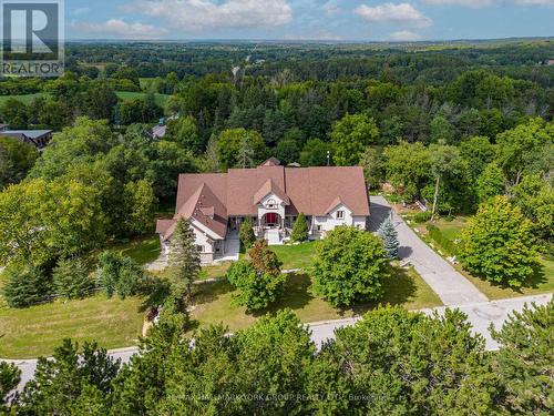 2 KINGSWOOD DRIVE  King, ON L7B 1K8