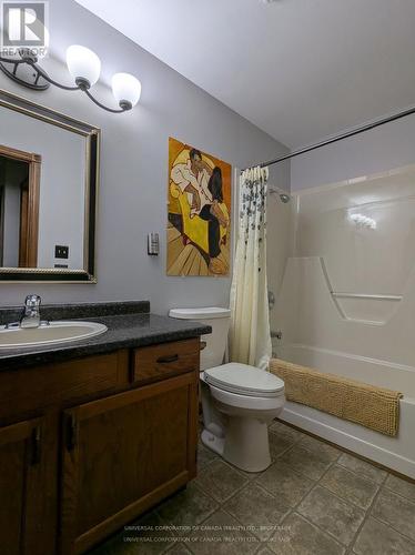 67 Foundry Street, Leamington, ON - Indoor Photo Showing Bathroom