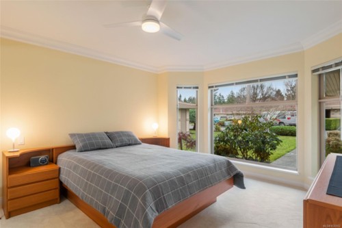 910 Lakes Blvd, French Creek, BC 