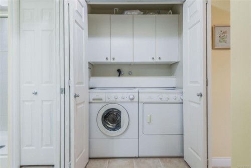 910 Lakes Blvd, French Creek, BC 