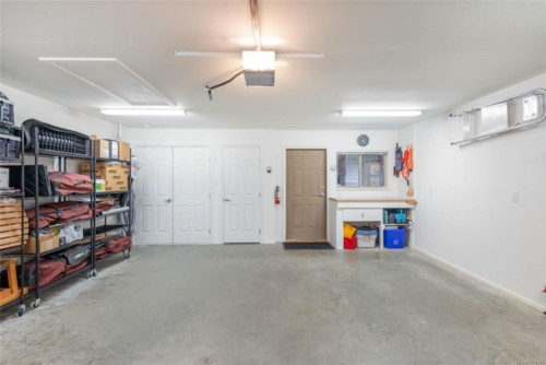 910 Lakes Blvd, French Creek, BC 