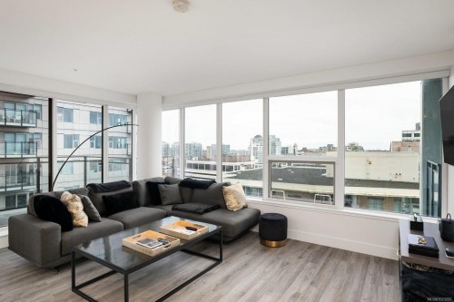 1408-777 Herald St, Victoria, BC - Indoor Photo Showing Living Room