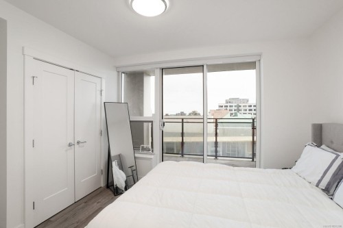 1408-777 Herald St, Victoria, BC - Indoor Photo Showing Bedroom