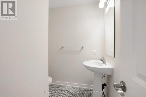 1220 Flycatcher Private, Ottawa, ON - Indoor Photo Showing Bathroom