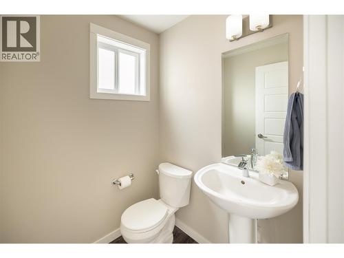 680 Old Meadows Road Unit# 81, Kelowna, BC - Indoor Photo Showing Bathroom