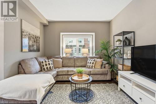 80 - 1401 Plains Road E, Burlington, ON - Indoor Photo Showing Living Room