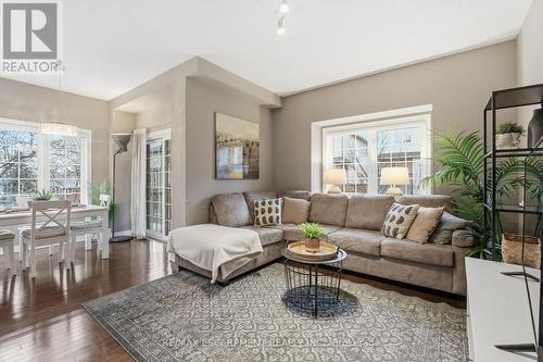 80 - 1401 Plains Road E, Burlington, ON - Indoor Photo Showing Living Room