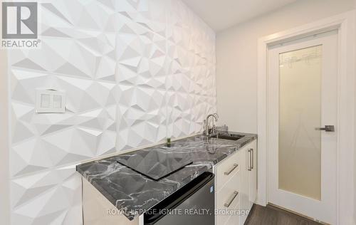 24 Christensen Avenue, Caledon, ON - Indoor Photo Showing Kitchen