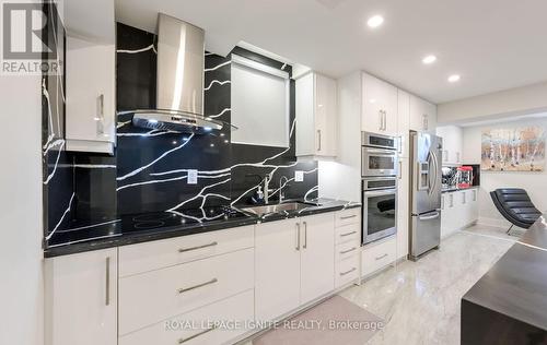 24 Christensen Avenue, Caledon, ON - Indoor Photo Showing Kitchen