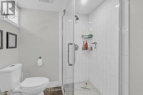 Lower Unit - 220 Bruce Street, Kitchener, ON - Indoor Photo Showing Bathroom