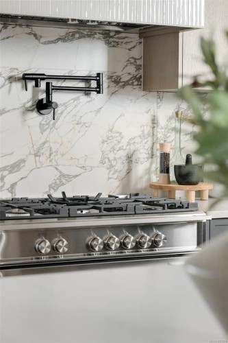 4-5032 Wesley Rd, Saanich, BC - Indoor Photo Showing Kitchen