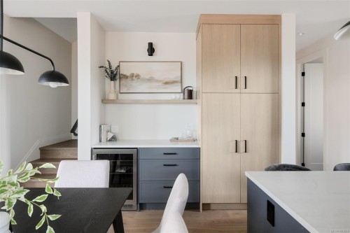 4-5032 Wesley Rd, Saanich, BC - Indoor Photo Showing Dining Room