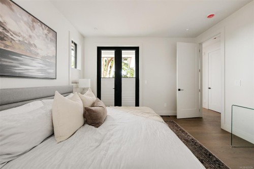 4-5032 Wesley Rd, Saanich, BC - Indoor Photo Showing Bedroom