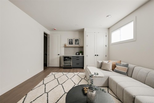 4-5032 Wesley Rd, Saanich, BC - Indoor